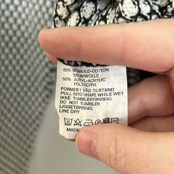 Skovhus white and black cardigan coat with black and goal buttons. - Picture 7 of 7